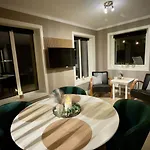 Charming With Two Bedroms And Beautifull Sea View In 아파트 *
