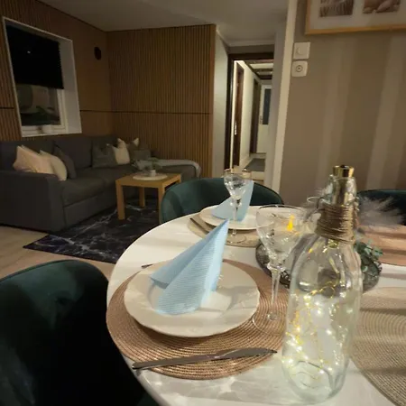 Charming With Two Bedroms And Beautifull Sea View In Apartamento *