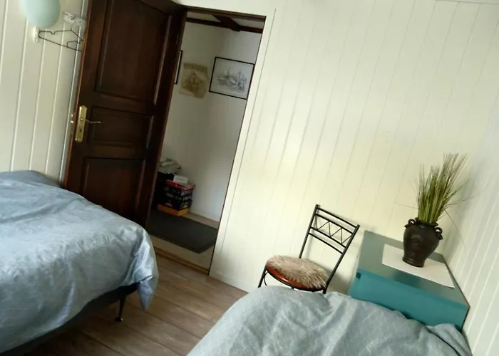 Charming With Two Bedroms And Beautifull Sea View In דירה *