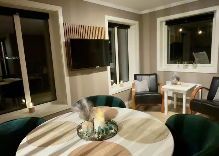 Charming With Two Bedroms And Beautifull Sea View In شقة *